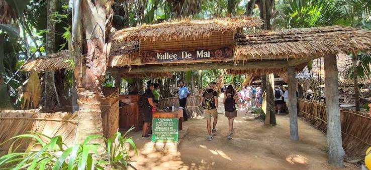 Côte d'Or / Anse Volbert beach, Praslin